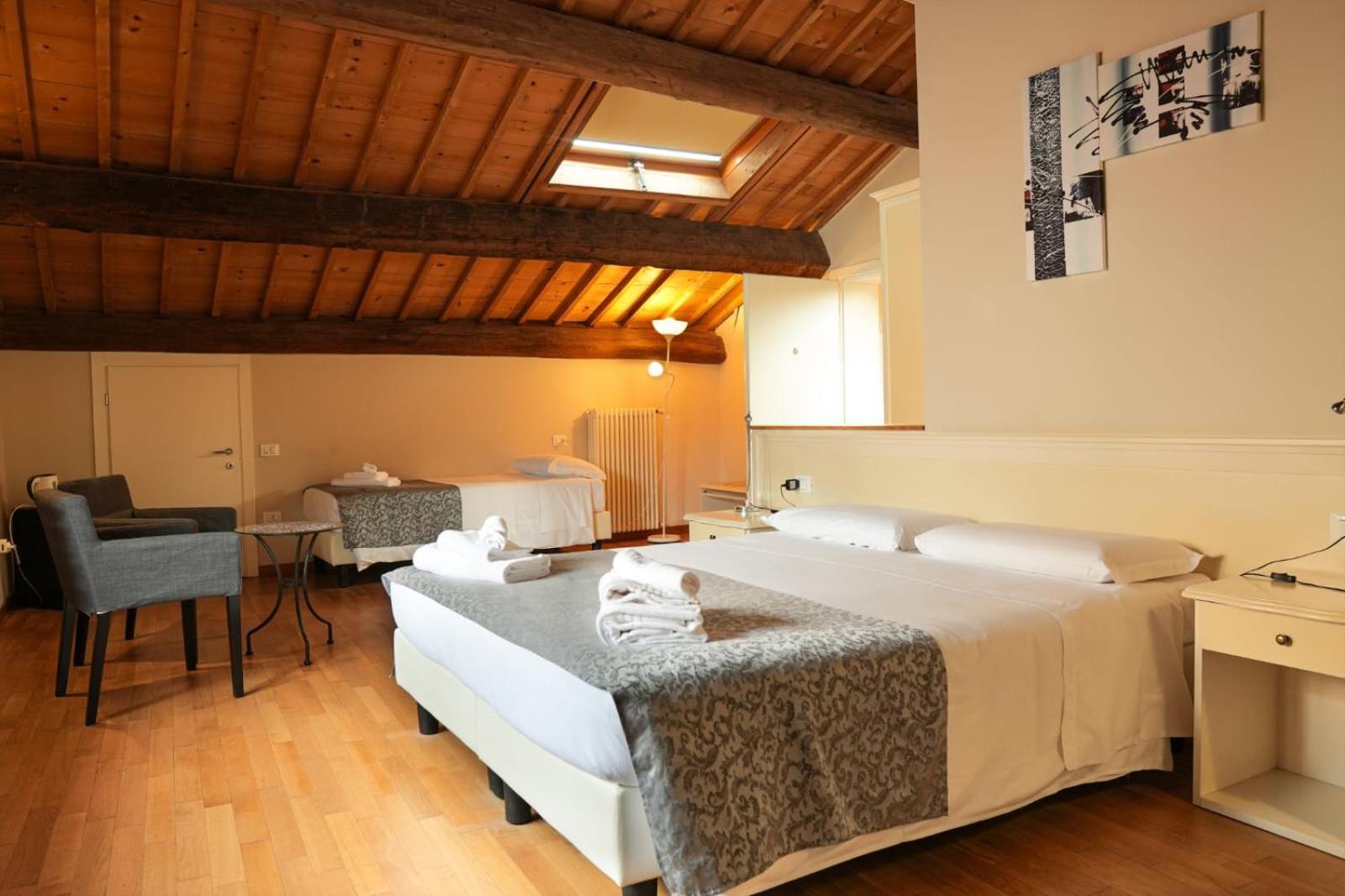 Honey Rooms Ferrara Eksteriør bilde